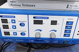 手術用マイクロ波メス（アクロサージ）